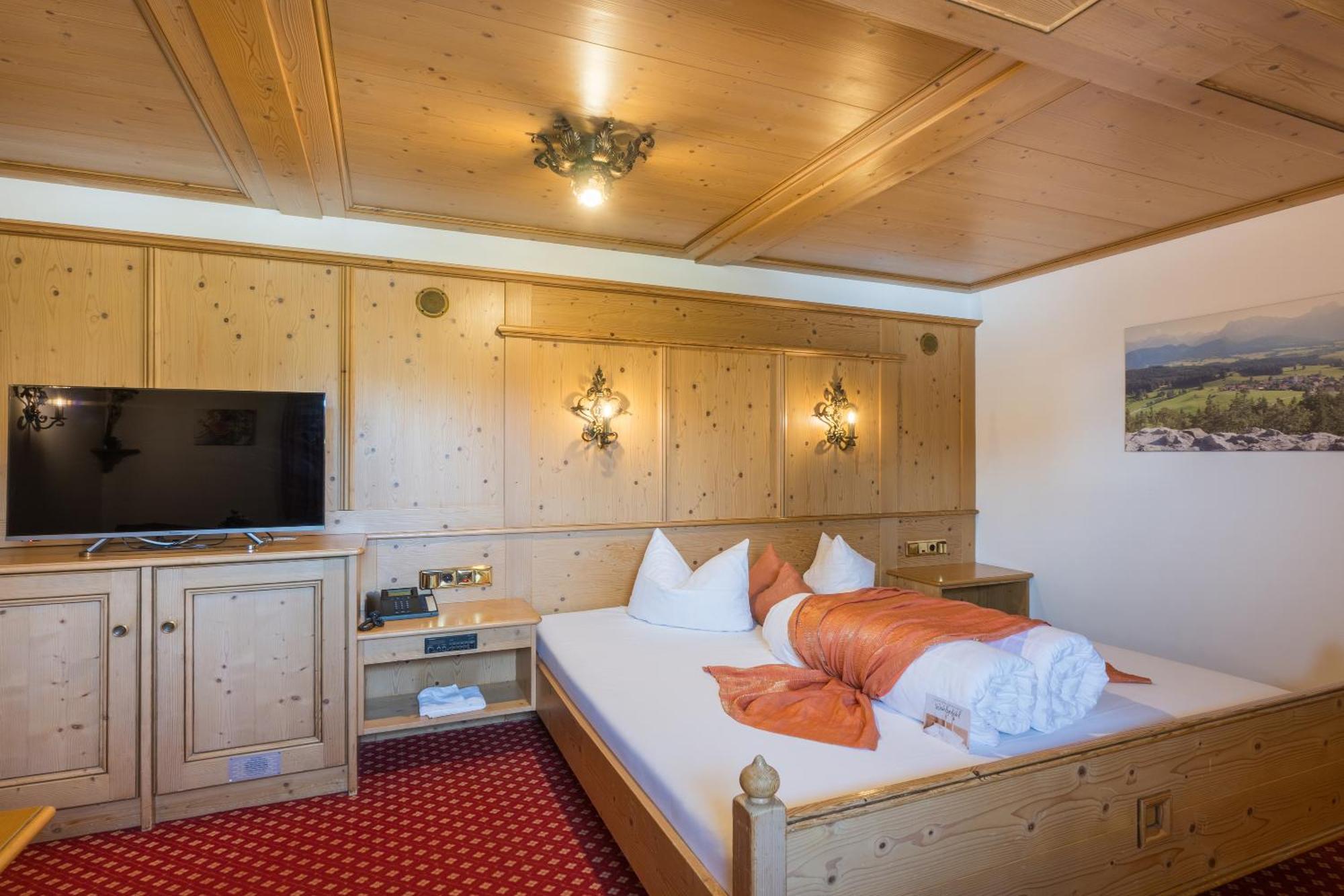 Landhotel Gockelwirt Eisenberg  Esterno foto