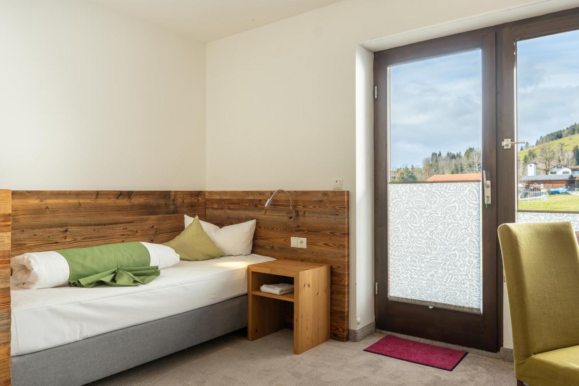 Landhotel Gockelwirt Eisenberg  Esterno foto